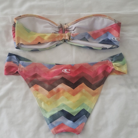 Bikini - Picture 2 of 2